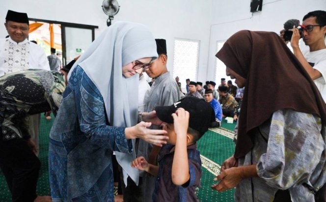 
 Santunan Anak Yatim dan Tausiyah Warnai Peringatan Isra Mi’raj Nabi Muhammad SAW di Masjid Al Muttaqin Pemda Pesawaran