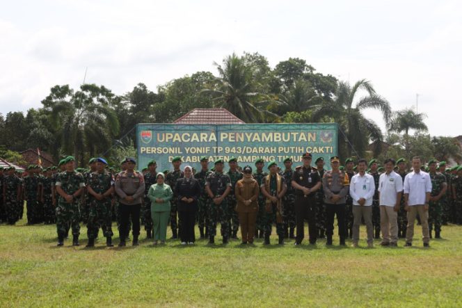 
 Bupati Lamtim Ela Siti Nuryamah Sambut 537 Personel Yonif 943/Darah Putih Cakra