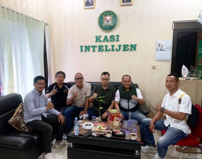 
 Ketua SMSI Tulangbawang Kunker ke Kejari, Pastikan Penegakan Hukum di Sai Bumei Nengah Nyappur