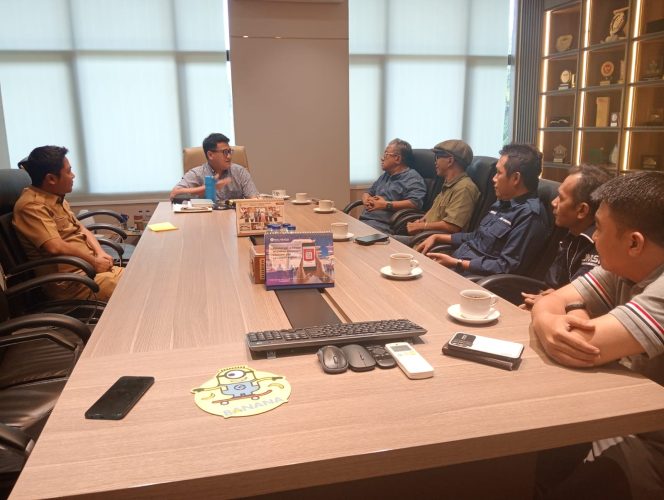
 Sekber 3 Asosiasi Pemilik Media dan DPRD Lampung Bahas Dampak Ekonomi MBG, Duit Mengucur ke Lampung Tembus Rp1 Triliun per Bulan