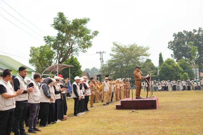 
 Pimpin Apel Penerimaan di Lapangan Mulyojati, Sekda Kota Metro Sambut 2.202 Mahasiswa KKLPPM Universitas Malahayati