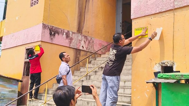 
 Pemkot Metro Pasang Stiker, Langkah Penanganan Shopping Center Dimulai
