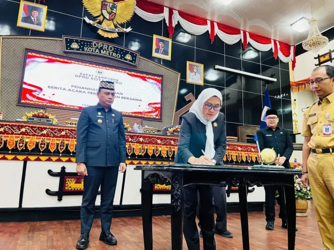 
 DPRD Metro Sampaikan 13 Poin Rekomendasi dalam Paripurna Dua Raperda